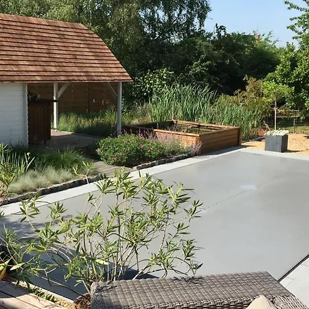 La Du Chemin : Piscine Sauna