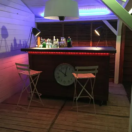 La Du Chemin : Piscine Sauna לינה וארוחת בוקר Jodoigne