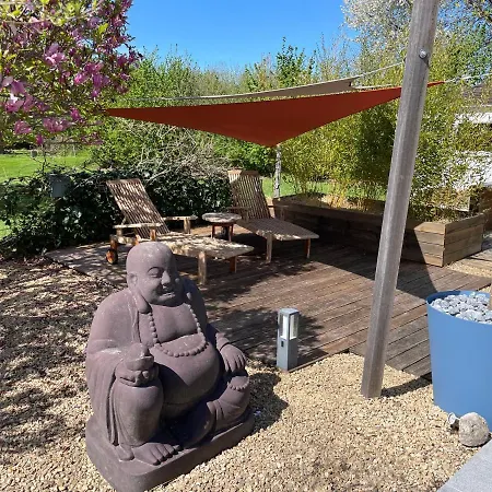 לינה וארוחת בוקר La Du Chemin : Piscine Sauna Jodoigne